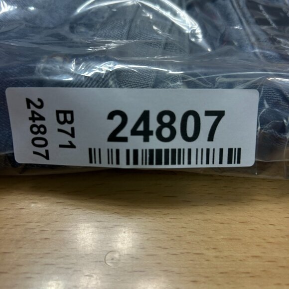 Kendall + Kylie The icon Cuffed Jean Shorts Women's Size 7 / 28 Distressed NWT - Picture 12 of 12